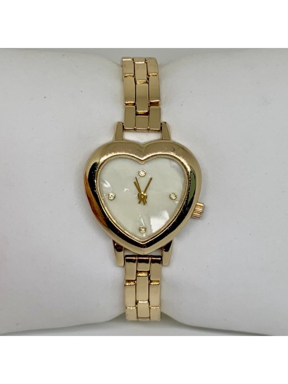 Gold tone heart shaped case women watch 25mm mop dial quartz up to 6.5” running